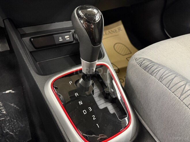 Kia Soluto-11