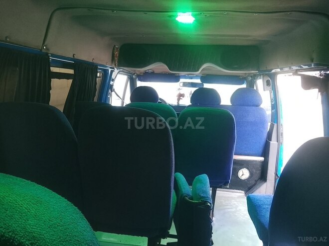 Ford Transit-7