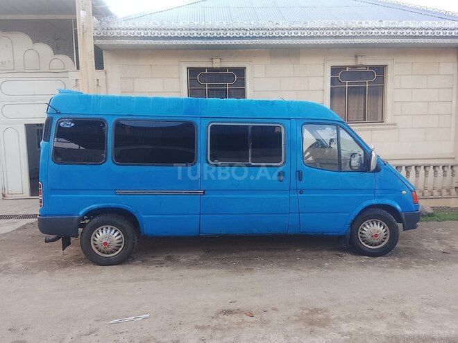 Ford Transit-3