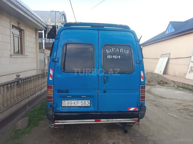 Ford Transit-4