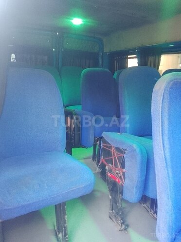 Ford Transit-5
