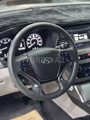 Hyundai Sonata-17