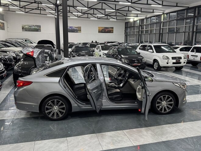 Hyundai Sonata-14