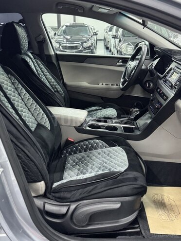 Hyundai Sonata-18