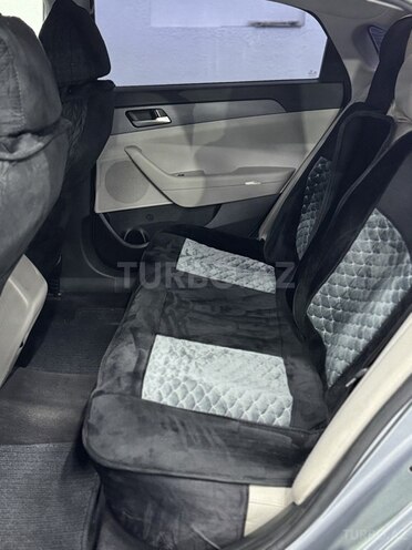 Hyundai Sonata-19