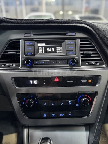 Hyundai Sonata-22