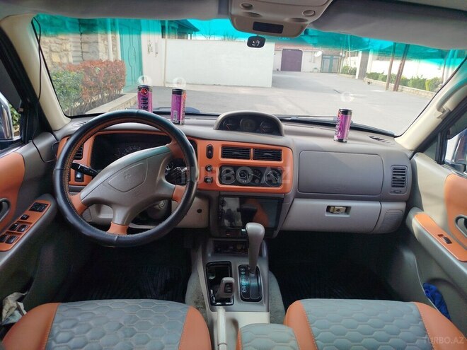 Mitsubishi Montero Sport-5