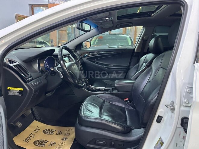 Hyundai Sonata-11