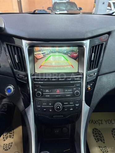 Hyundai Sonata-13