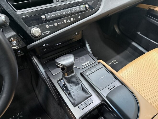 Lexus ES 200-15