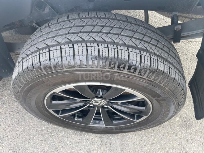 Volkswagen Amarok-7