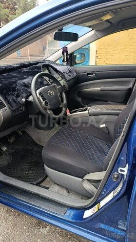 Toyota Prius-4