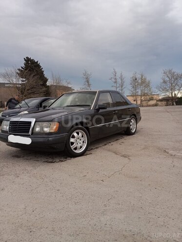 Mercedes 200 D-8