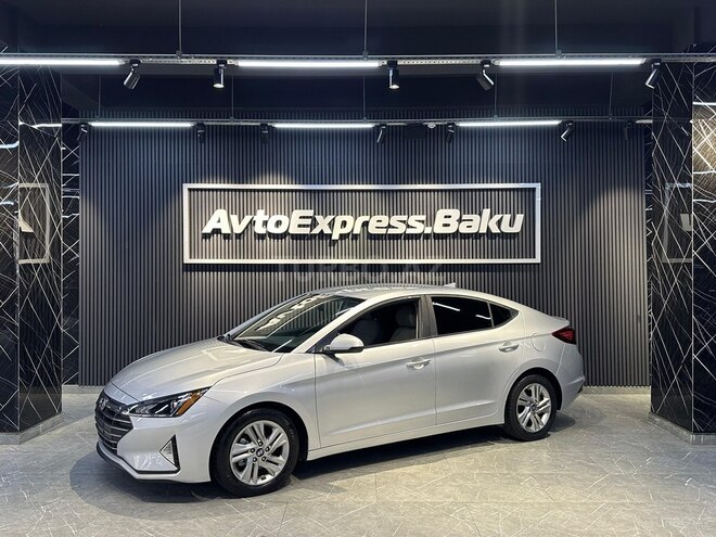 Hyundai Elantra-1