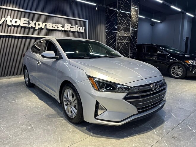 Hyundai Elantra-3
