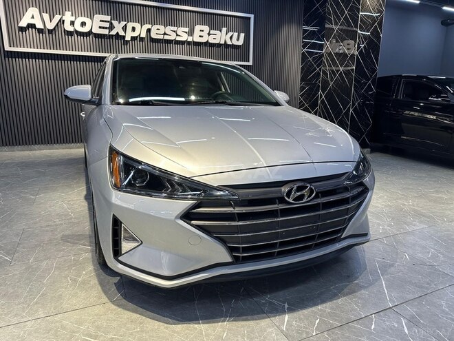 Hyundai Elantra-4