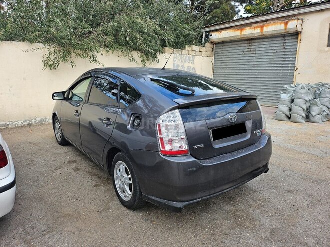 Toyota Prius-4