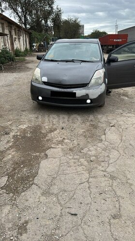 Toyota Prius-5