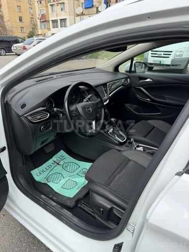 Opel Astra-11