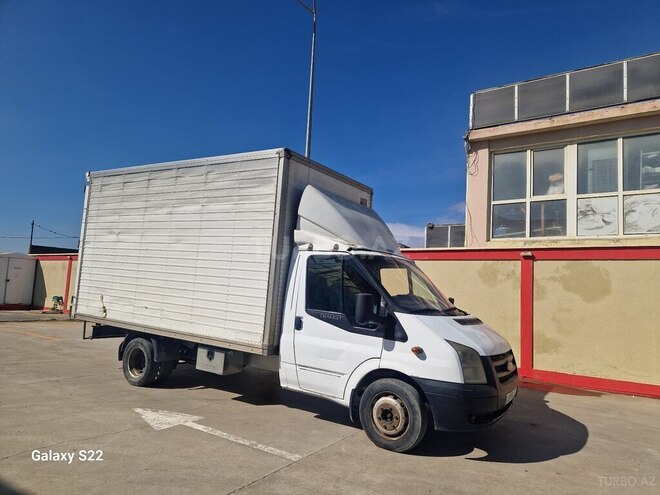 Ford Transit-4