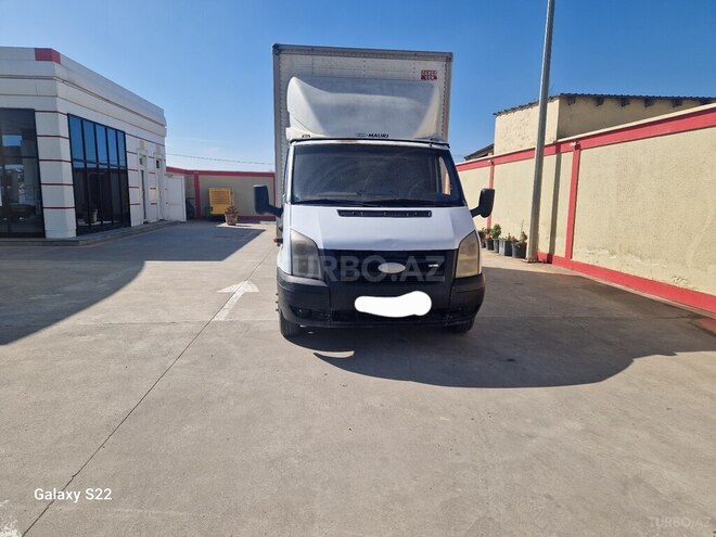 Ford Transit-8