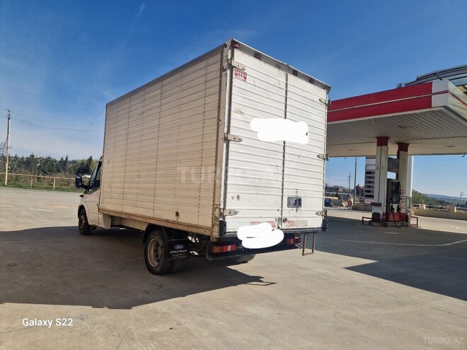 Ford Transit-5