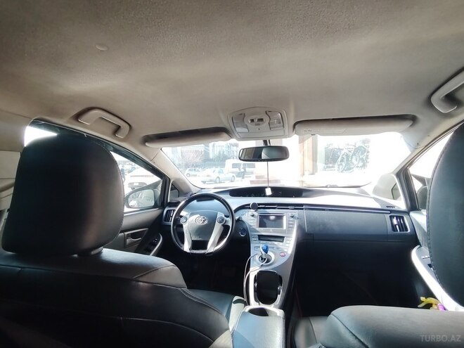 Toyota Prius-2