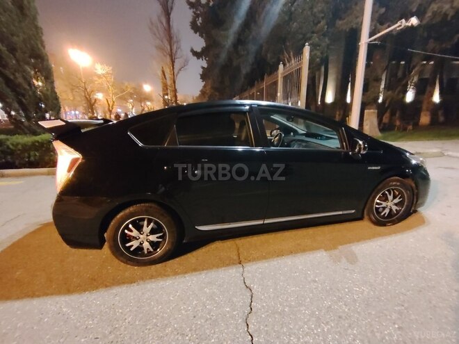Toyota Prius-8