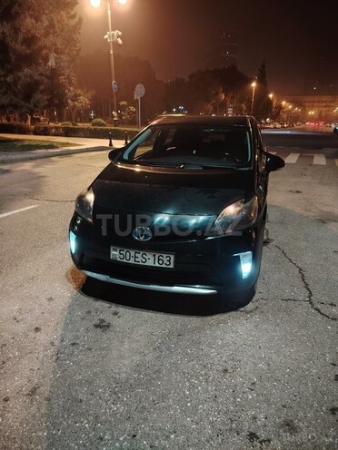 Toyota Prius-14