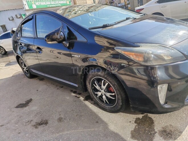 Toyota Prius-4