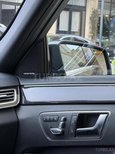 Mercedes E 250 4MATIC-16