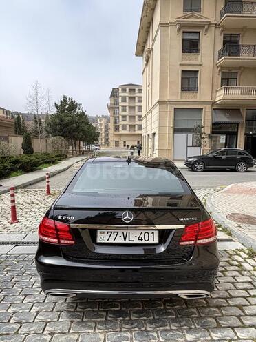 Mercedes E 250 4MATIC-7