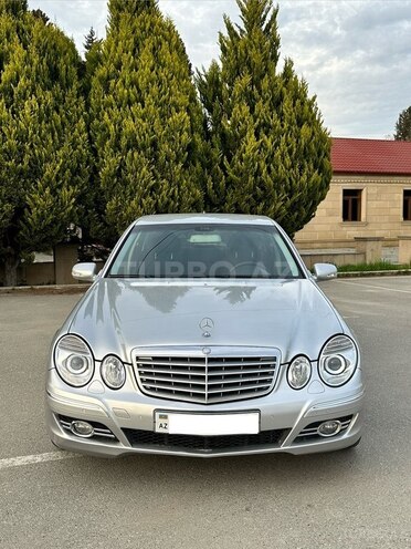 Mercedes E 220-1