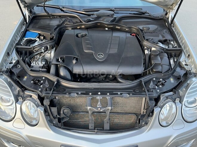 Mercedes E 220-17