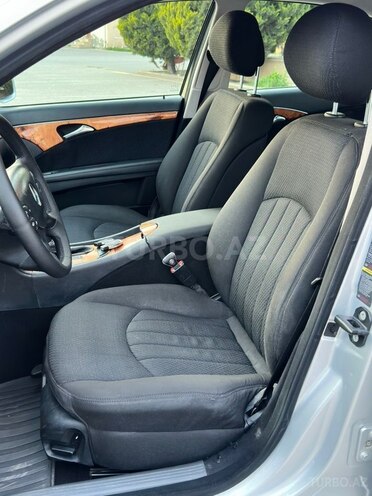 Mercedes E 220-13