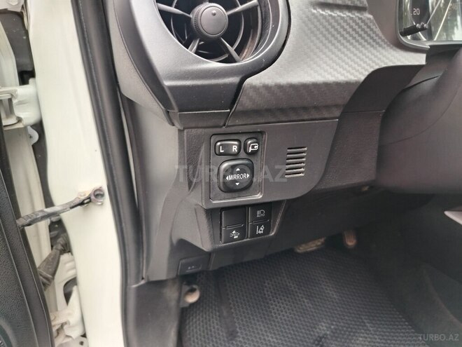 Toyota Corolla Fielder-15