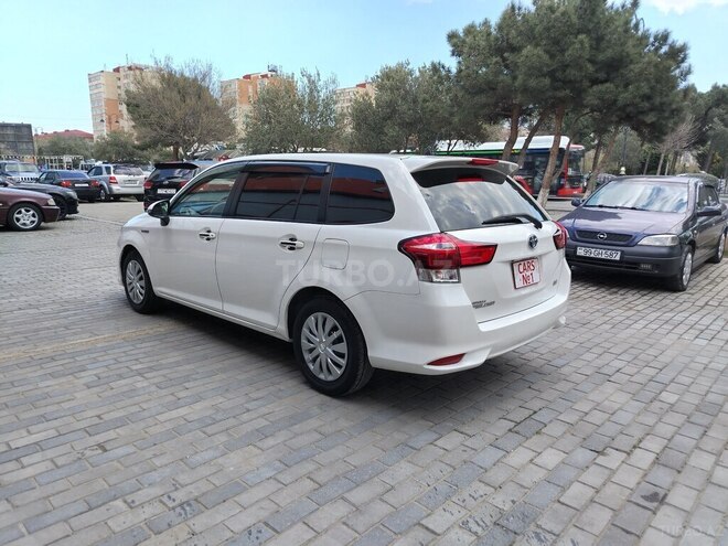 Toyota Corolla Fielder-12