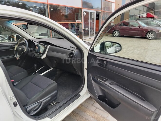 Toyota Corolla Fielder-21