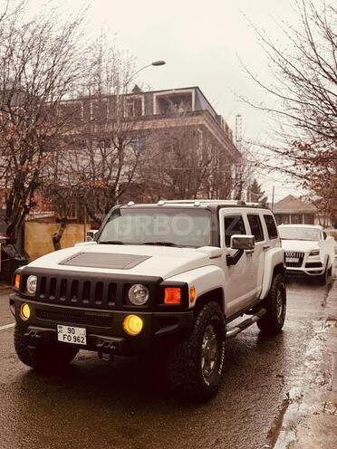 Hummer H3-9