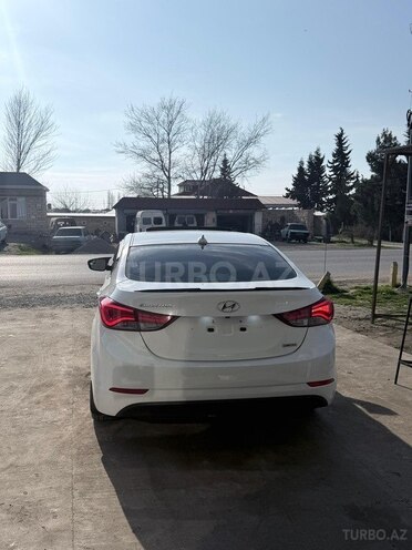 Hyundai Elantra-5