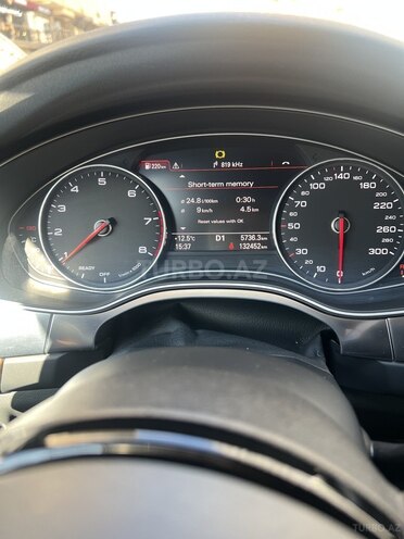 Audi A6-4