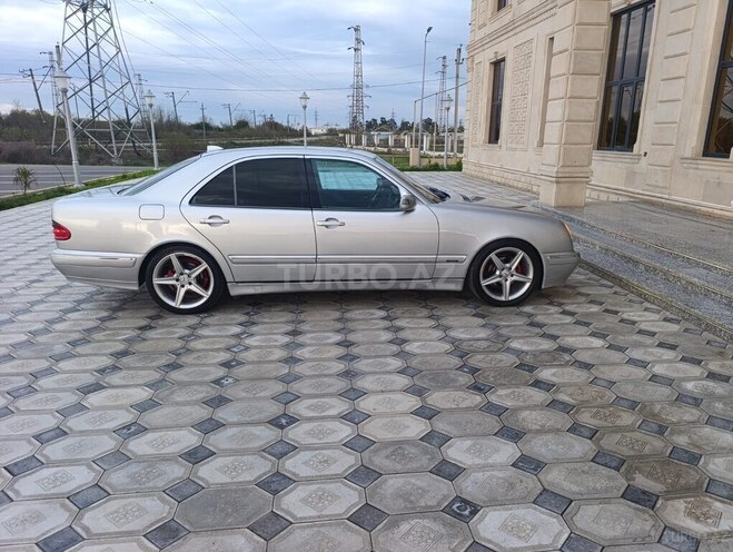 Mercedes E 240-5