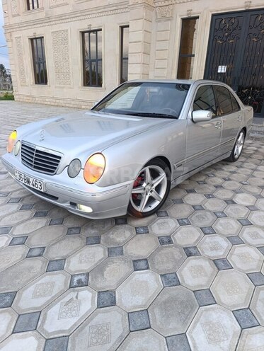 Mercedes E 240-2
