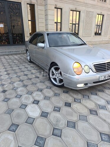 Mercedes E 240-3