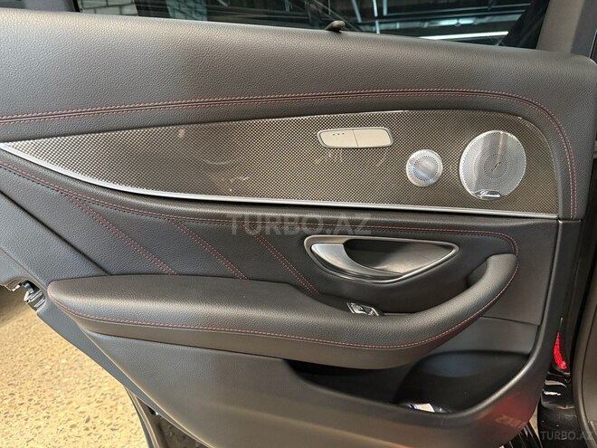 Mercedes  2018, 84,956 km - 3.0 l - Bakı