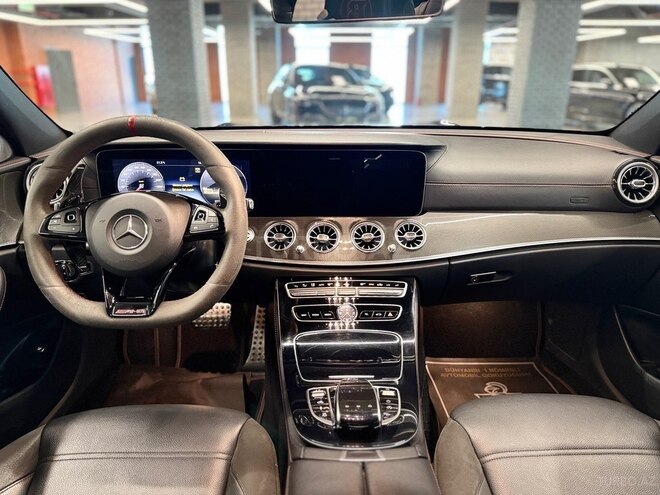 Mercedes  2018, 84,956 km - 3.0 l - Bakı