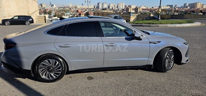 Hyundai Sonata-3