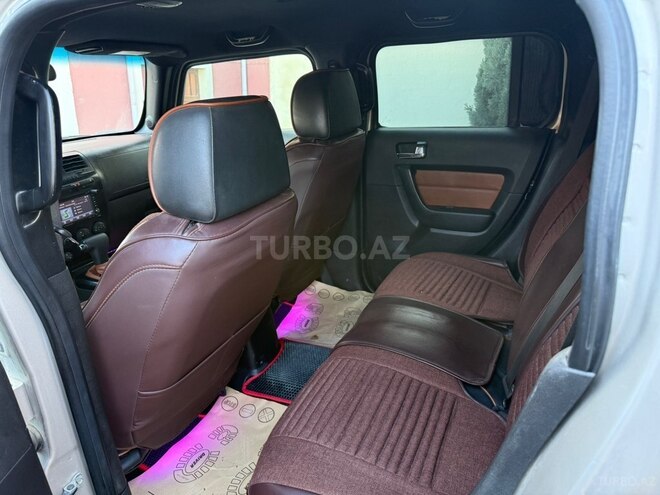 Hummer H3-4