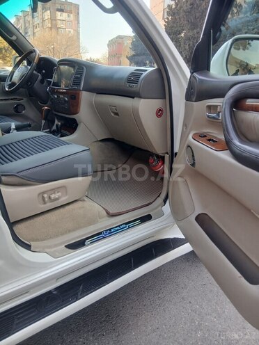 Lexus LX 470-9