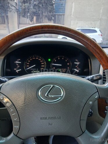 Lexus LX 470-12